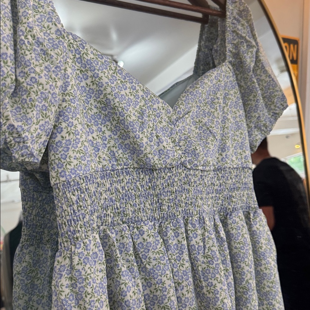 Plus size dress - Picture 4 of 5